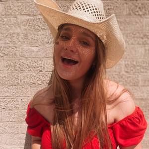 Meet your Posher, Madelyn